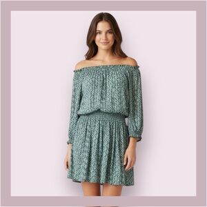 H&M 3/4 Sleeve Elastic Waist/ Neckline Pleated Dress Size 4